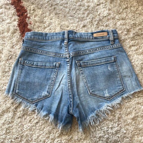 Blank NYC cutoff denim shorts - Picture 2 of 3